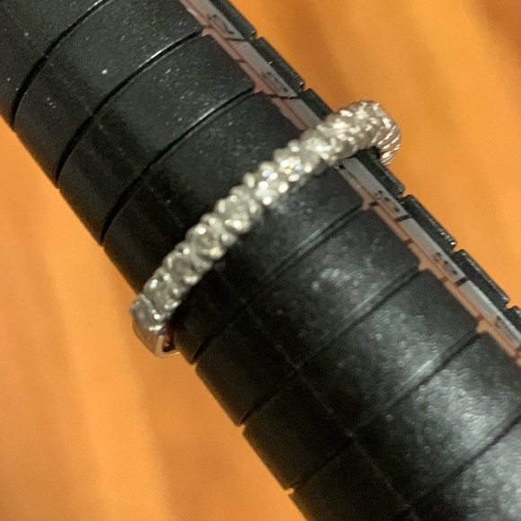 Platinum Ring with Diamonds - Picture 8 of 9